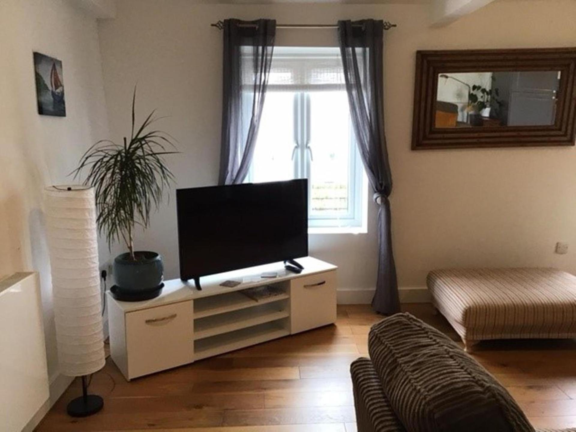 Apartment - Sleeps 4 - Pets Allowed *
